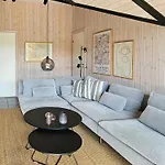 בית נופש House In Nature By The Water At Lango מונקבו
